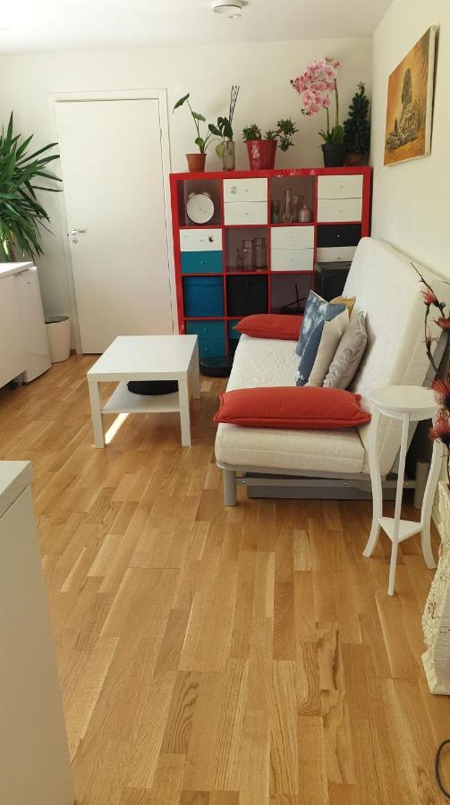 Modern Basement Apartments Stavanger, Sola Airport, Kjerag, Preikestolen エクステリア 写真