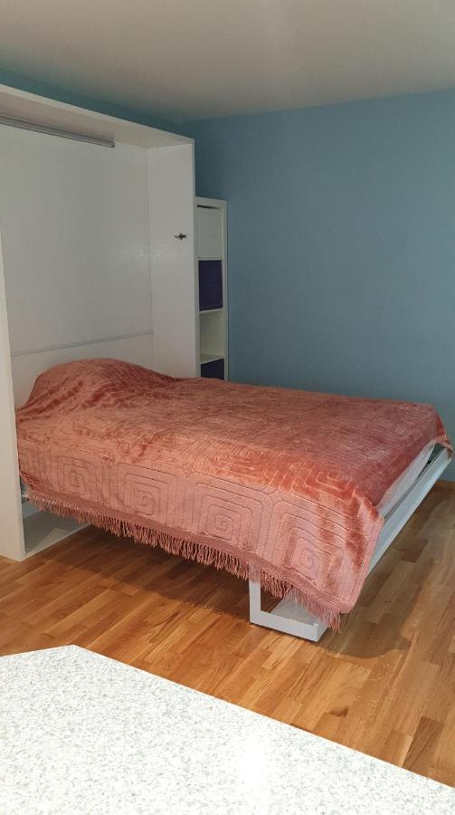 Modern Basement Apartments Stavanger, Sola Airport, Kjerag, Preikestolen エクステリア 写真