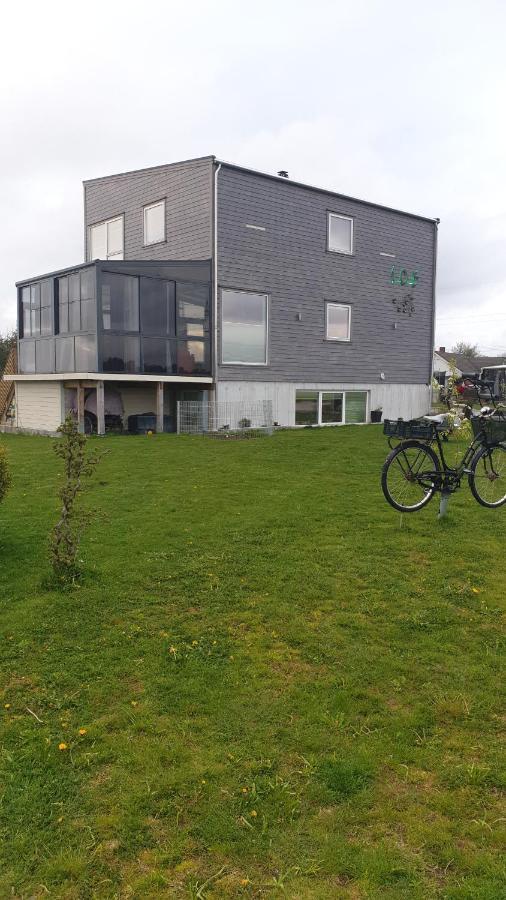 Modern Basement Apartments Stavanger, Sola Airport, Kjerag, Preikestolen エクステリア 写真